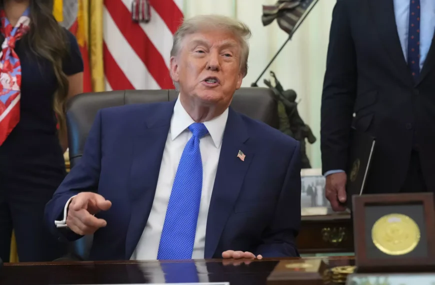 Hopes for Hormuz Deal Fade as Trump Demands Iranian Reparations