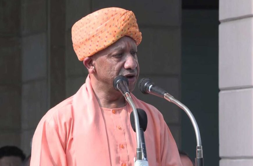 ‘All 140 Crore Indians Must Contribute Equally’: Yogi Calls for Duty, Unity on 80th Independence Day