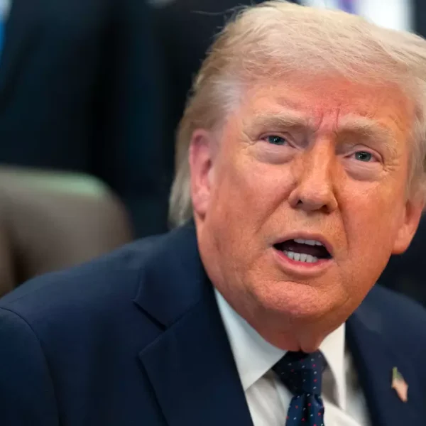 Trump Floats Renaming Strait of Hormuz as ‘Trump Strait’