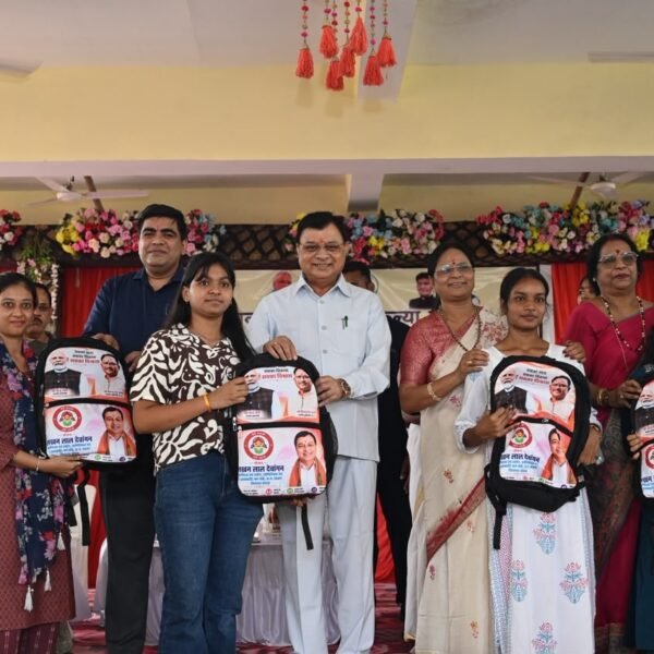 Education Kits for 1,500 Girl Students as Lakhan Lal Dewangan Announces Major College Infrastructure Push