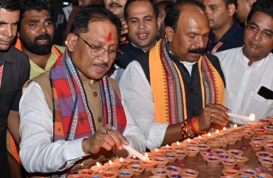 1.25 Lakh ‘Aashirwad’ Diyas Illuminate Kharun Riverfront as CM Sai Joins Maha Aarti