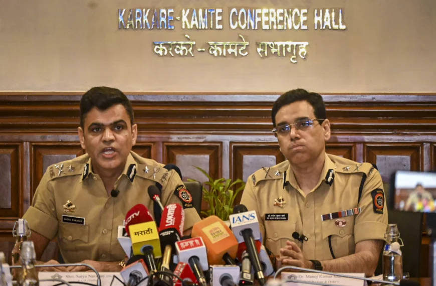 Mumbai Deploys Over 24,000 Police Personnel for Ganesh Visarjan