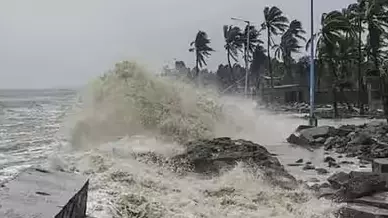 Cyclone Arnab: Andhra Pradesh Braces for October 28 Landfall; Chhattisgarh, Odisha and Bengal Step Up Vigil
