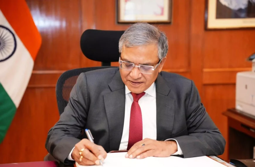 Supreme Court Refuses Interim Suspension of CEC Gyanesh Kumar, Seeks ECI Response