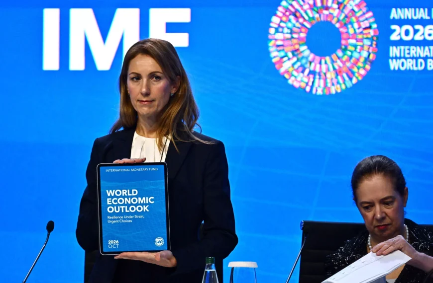 IMF Forecasts 7% Growth for India in FY27 and FY28, Warns Global Economic Resilience Is Becoming Fragile