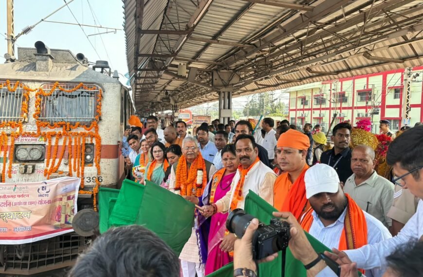 850 Devotees Leave Bilaspur for Ayodhya Dham Under CM Vishnu Deo Sai’s Free Shri Ramlala Darshan Scheme