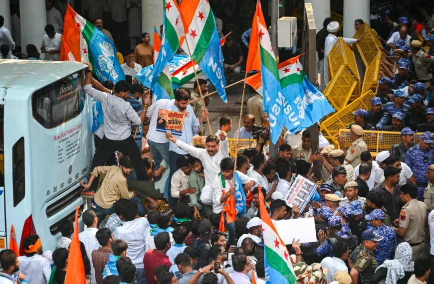 INDIA Bloc Intensifies Protest Against CEC Gyanesh Kumar Over Electoral Roll Revision