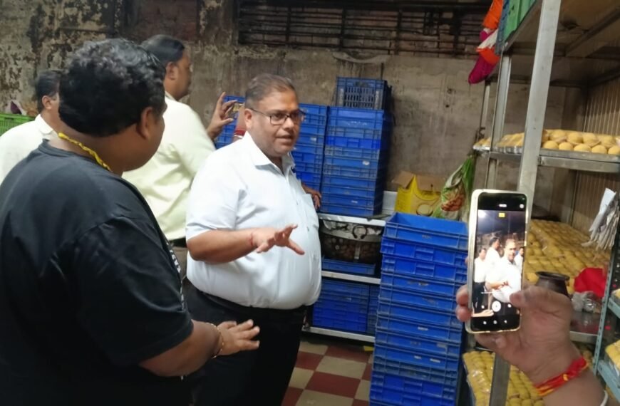 Three Food Licences Suspended in Raipur as Pre-Festival Inspections Uncover Hygiene Violations: Video