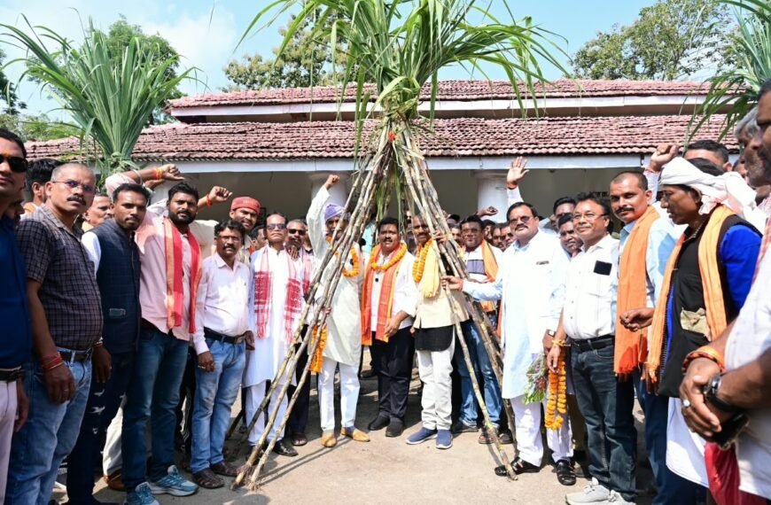 Sugarcane Farmers Celebrate ₹425 Per Quintal Price, Felicitate Deputy CM Vijay Sharma in Kabirdham