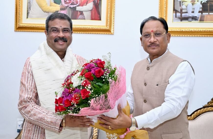Dharmendra Pradhan Pays Courtesy Visit to Chief Minister Vishnu Deo Sai
