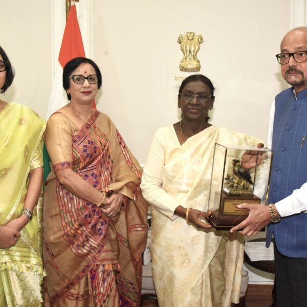 Governor Deka Presents Hill Myna Replica to President Murmu…
