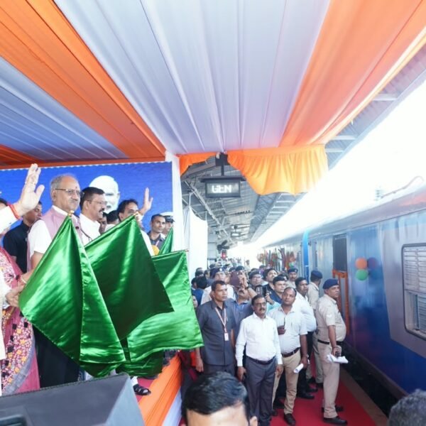 CM Vishnu Deo Sai, Railway Minister Ashwini Vaishnaw Flag…