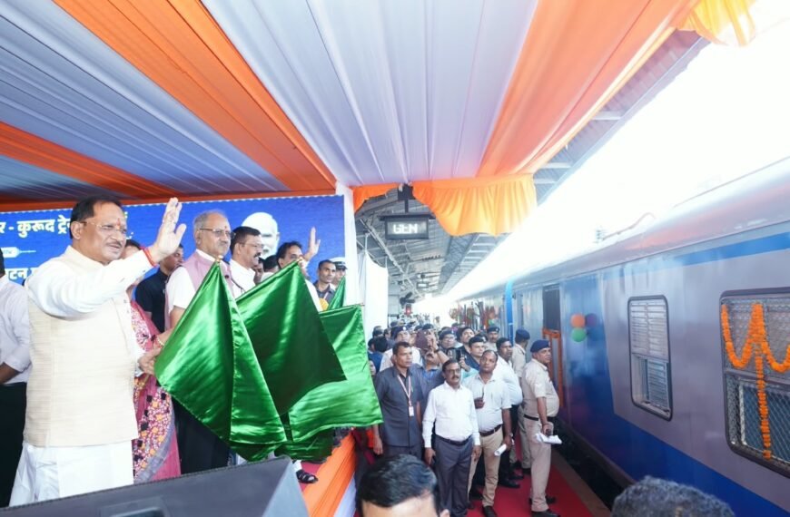 CM Vishnu Deo Sai, Railway Minister Ashwini Vaishnaw Flag Off Historic Rowghat–Raipur and Raipur–Kurud Passenger Train Services