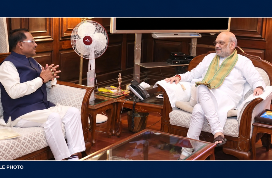 Amit Shah Reviews Cyclone Arnab Situation with Sai, Assures All Possible Assistance