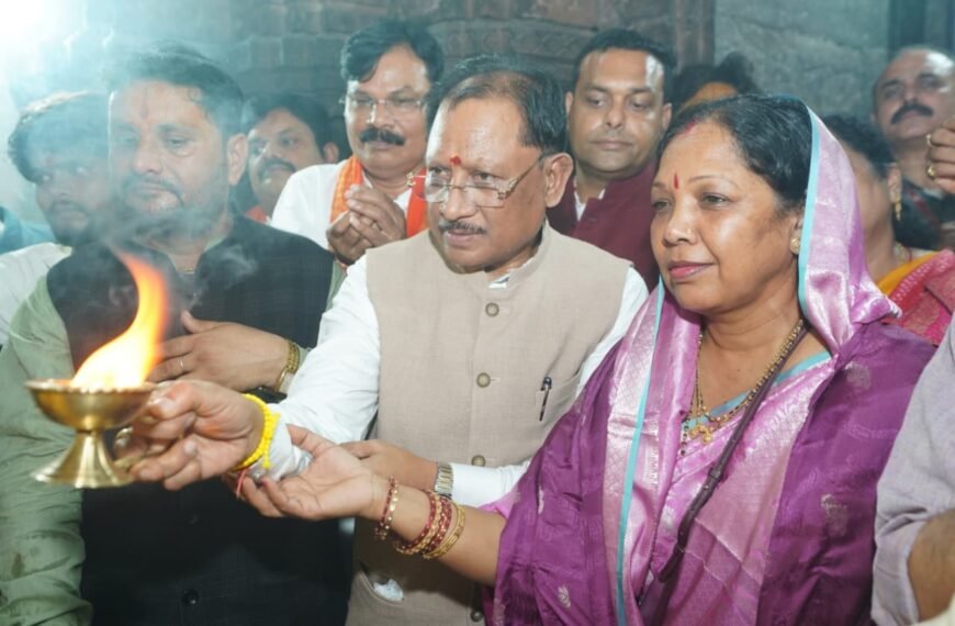 CM Vishnu Deo Sai Offers Prayers at Shivrinarayan, Seeks Peace, Prosperity and Happiness for Chhattisgarh